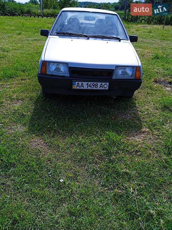 Хетчбек ВАЗ / Lada 2109 2004 в Первомайську