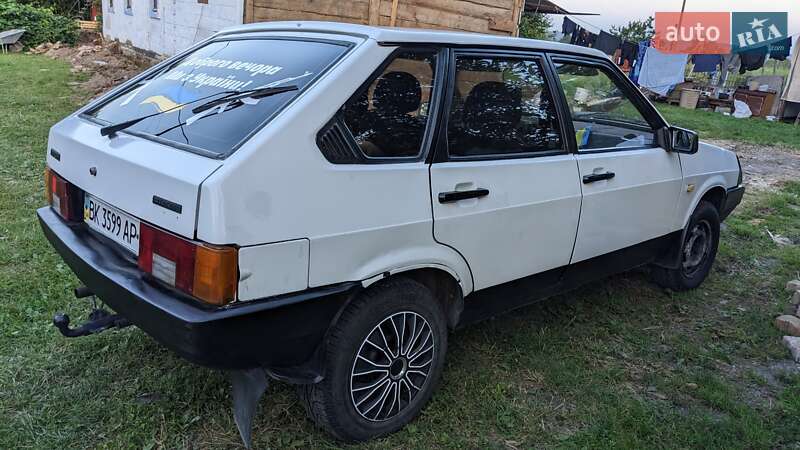 Хэтчбек ВАЗ / Lada 2109 1987 в Ровно фото 9 Хэтчбек ВАЗ / Lada 2109 1987 в Ровно