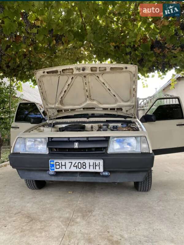 Хэтчбек ВАЗ 2109 1992 в 