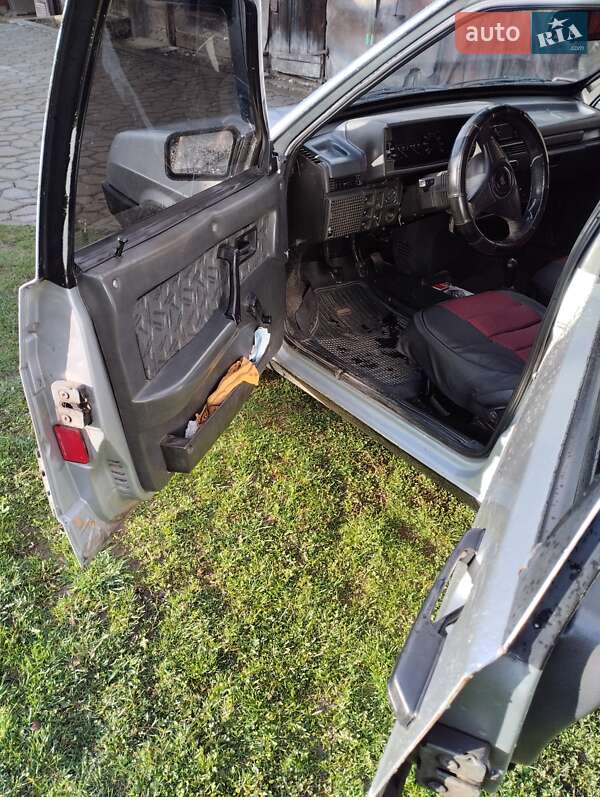 Хэтчбек ВАЗ / Lada 2109 1998 в Рахове