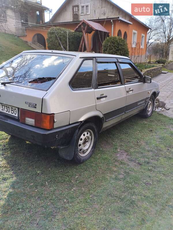 Хэтчбек ВАЗ / Lada 2109 1998 в Рахове