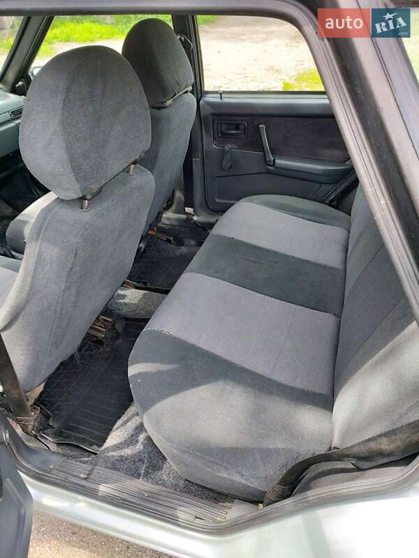 Хэтчбек ВАЗ / Lada 2109 2003 в Каменском фото 11 Хэтчбек ВАЗ / Lada 2109 2003 в Каменском