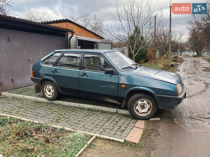 Хетчбек ВАЗ / Lada 2109 2000 в Харкові