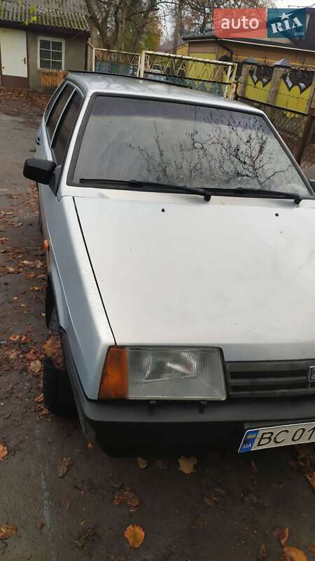 Хэтчбек ВАЗ / Lada 2109 2004 в Шептицькому фото 4 Хэтчбек ВАЗ / Lada 2109 2004 в Шептицькому