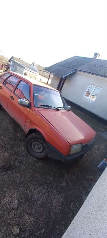 Хэтчбек ВАЗ / Lada 2109 1990 в Золочеве