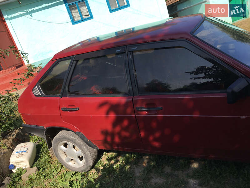 Хэтчбек ВАЗ / Lada 2109 1990 в Каменец-Подольском