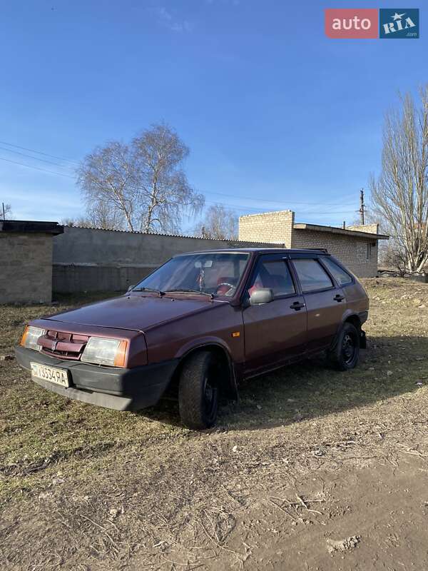 Хэтчбек ВАЗ 2109 1994 в 