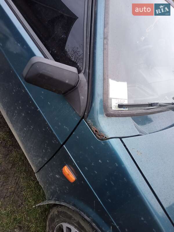 Хэтчбек ВАЗ / Lada 2109 2002 в Галиче