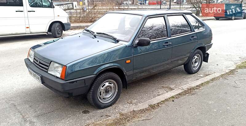 Хэтчбек ВАЗ / Lada 2109 2004 в Киеве