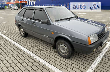 Хэтчбек ВАЗ / Lada 2109 2007 в Нововолынске