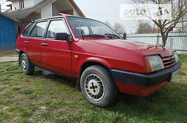 Хэтчбек ВАЗ / Lada 2109 1992 в Вижнице