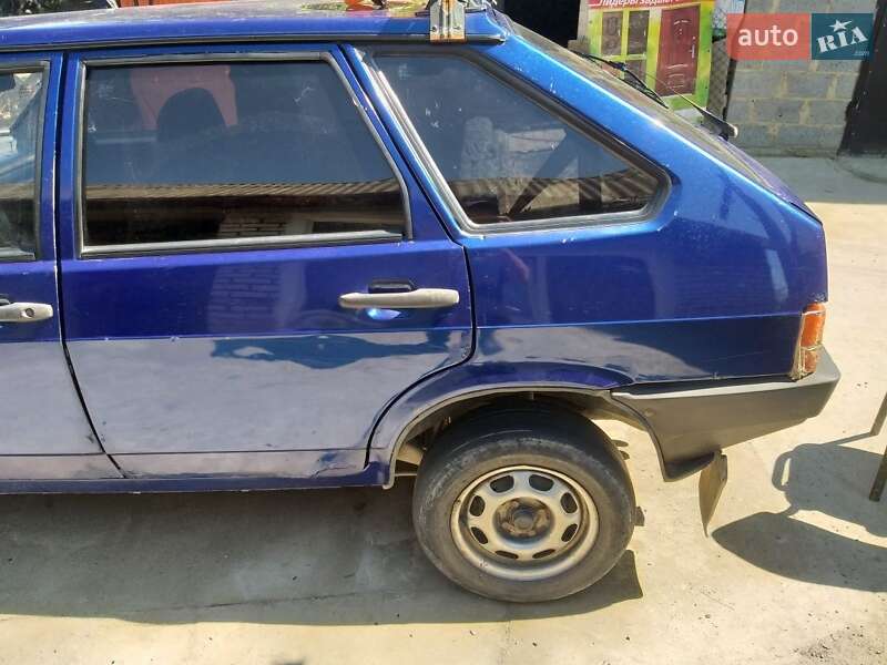 Хэтчбек ВАЗ / Lada 2109 2001 в Львове