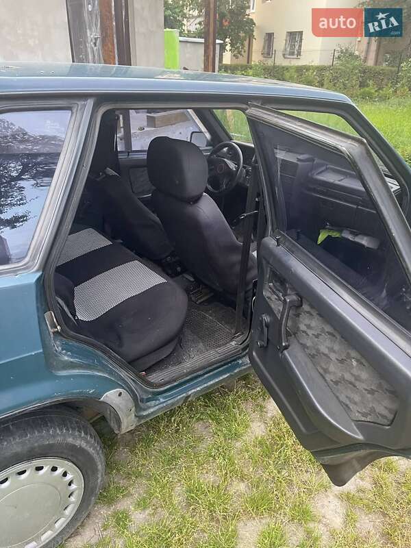 Хэтчбек ВАЗ / Lada 2109 2000 в Львове