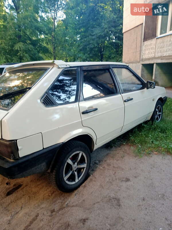 Хэтчбек ВАЗ / Lada 2109 1988 в Черкассах фото 2 Хэтчбек ВАЗ / Lada 2109 1988 в Черкассах