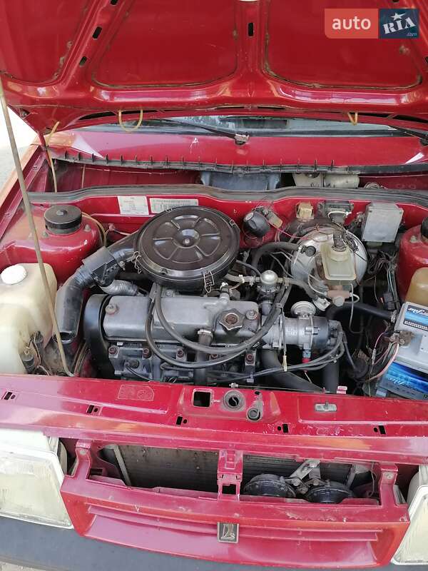 Хэтчбек ВАЗ / Lada 2109 1992 в Кривом Роге