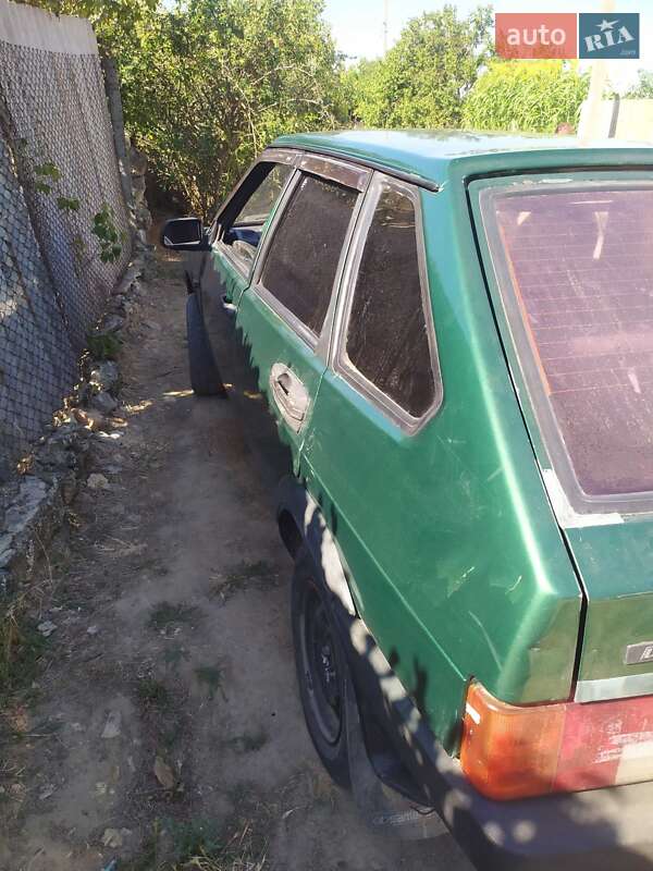 Хэтчбек ВАЗ / Lada 2109 1999 в Запорожье