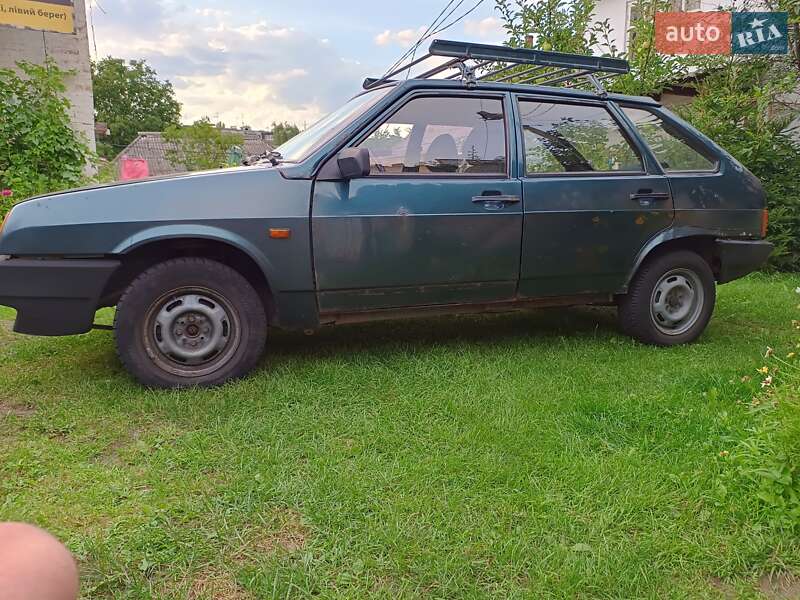 Хэтчбек ВАЗ / Lada 2109 2005 в Киеве