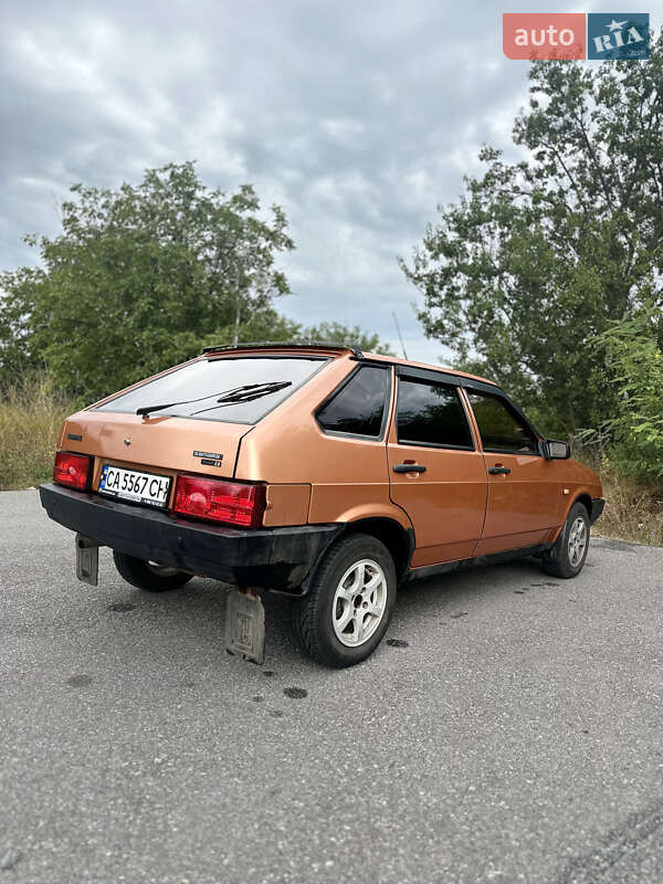 Хэтчбек ВАЗ / Lada 2109 1999 в Каменке