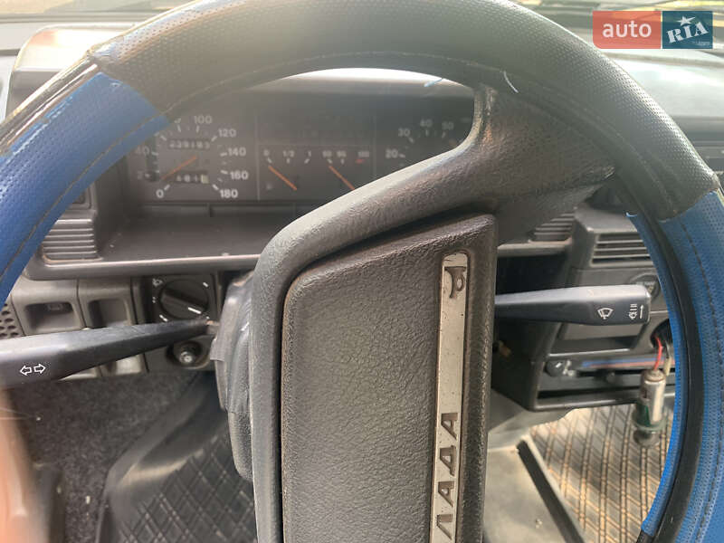 Хэтчбек ВАЗ / Lada 2109 2002 в Дубно
