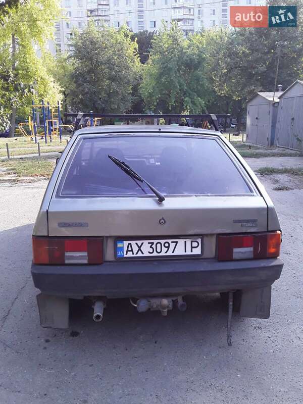 Хэтчбек ВАЗ / Lada 2109 2001 в Малиновке