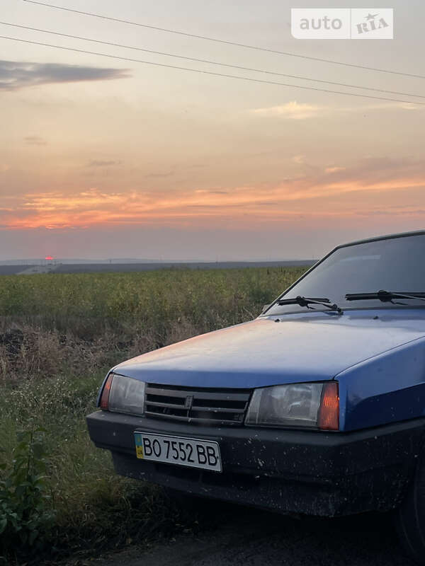 Хэтчбек ВАЗ / Lada 2109 2001 в Каменец-Подольском