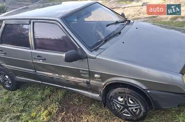 Хэтчбек ВАЗ 2109 1992 в 