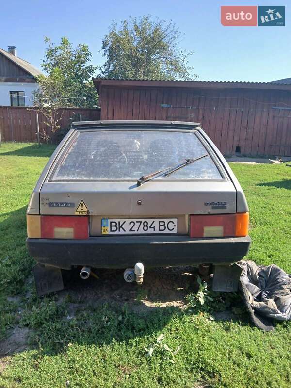 Хэтчбек ВАЗ / Lada 2109 2002 в Березному