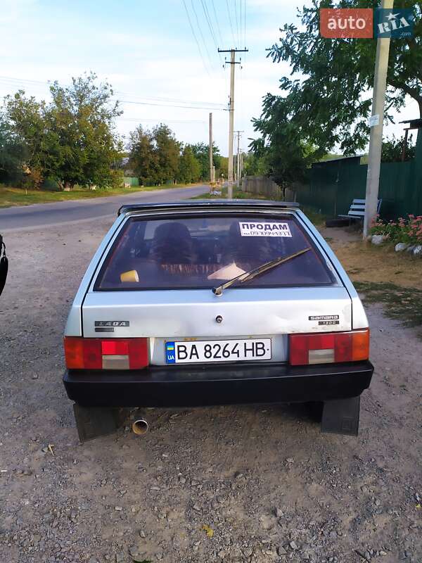 Хэтчбек ВАЗ / Lada 2109 2002 в Кропивницком