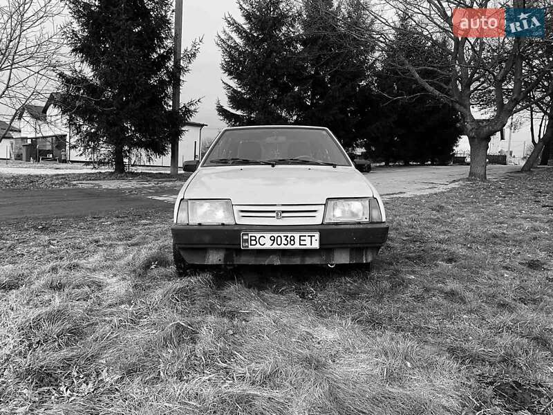 Хетчбек ВАЗ / Lada 2109 1992 в Львові фото 2 Хетчбек ВАЗ / Lada 2109 1992 в Львові