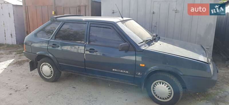 Хэтчбек ВАЗ / Lada 2109 2004 в Каневе фото 3 Хэтчбек ВАЗ / Lada 2109 2004 в Каневе