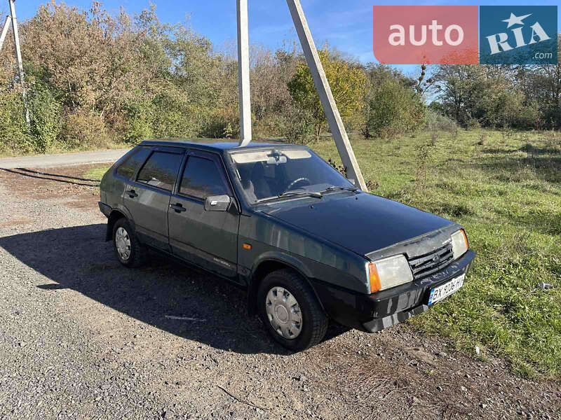 Хэтчбек ВАЗ / Lada 2109 2005 в Хмельницком