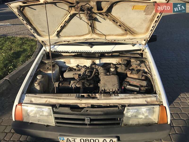 Хетчбек ВАЗ / Lada 2109 2004 в Львові