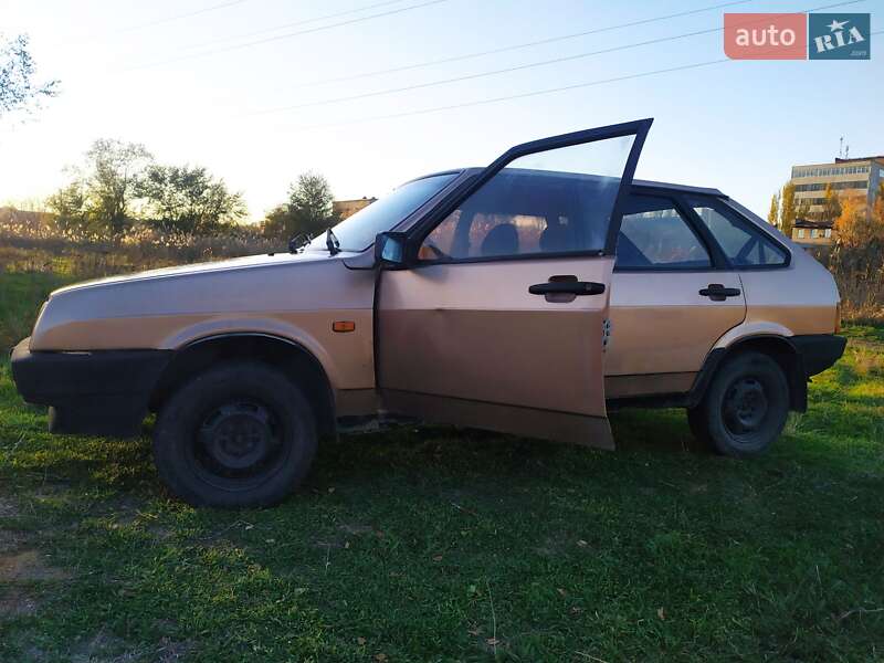 Хэтчбек ВАЗ / Lada 2109 1994 в Запорожье фото 3 Хэтчбек ВАЗ / Lada 2109 1994 в Запорожье
