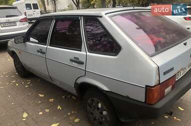 Хэтчбек ВАЗ / Lada 2109 2004 в Киеве