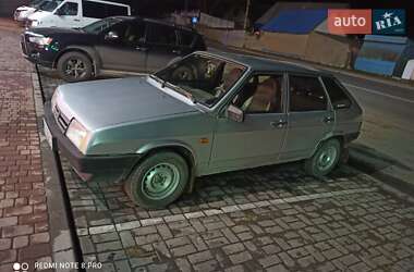 Хэтчбек ВАЗ / Lada 2109 2005 в Хотине