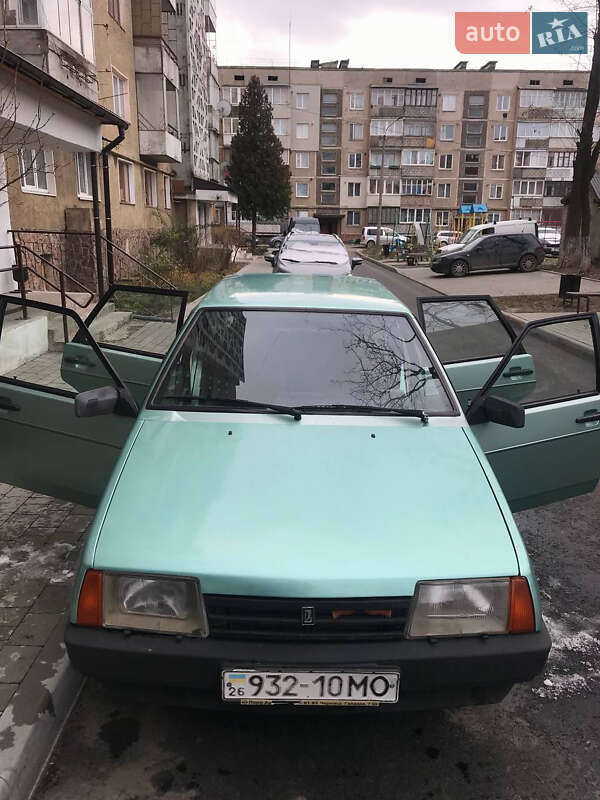 Хетчбек ВАЗ / Lada 2109 2004 в Коломиї