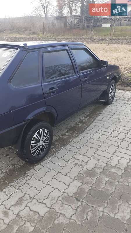 Хэтчбек ВАЗ / Lada 2109 2001 в Радехове