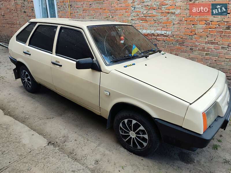 Хетчбек ВАЗ / Lada 2109 1993 в Львові