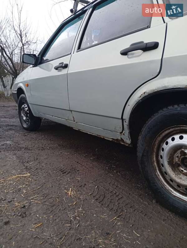 Хетчбек ВАЗ / Lada 2109 1999 в Печенігах фото 6 Хетчбек ВАЗ / Lada 2109 1999 в Печенігах