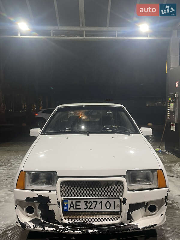 Хэтчбек ВАЗ / Lada 2109 1993 в Кривом Роге
