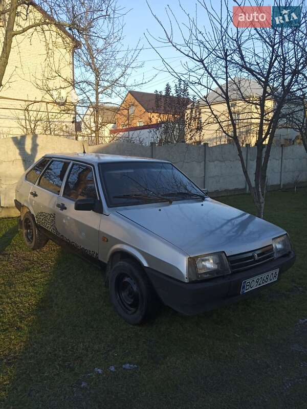 Хэтчбек ВАЗ / Lada 2109 2002 в Пустомытах