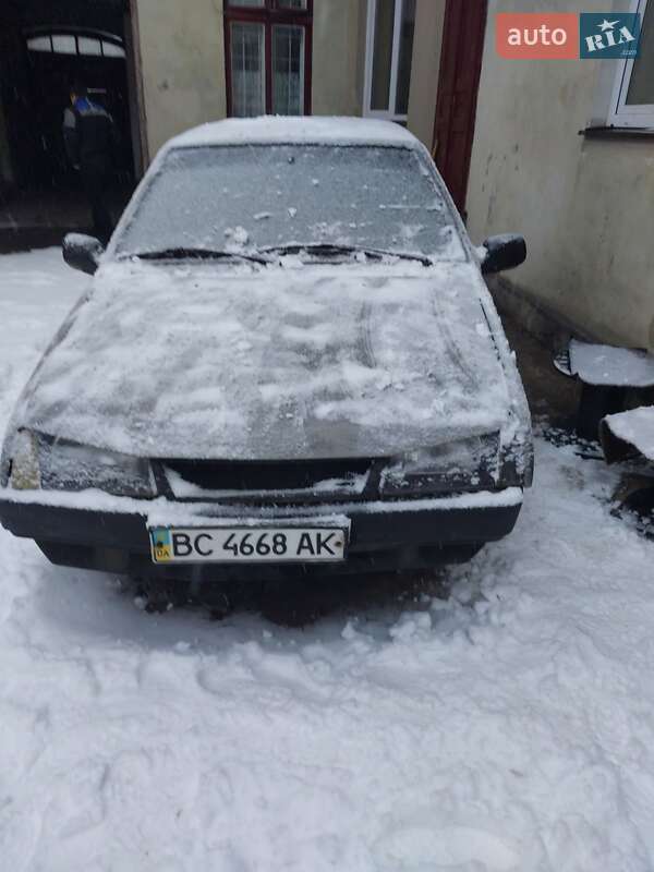 Хэтчбек ВАЗ 2109 2001 в 