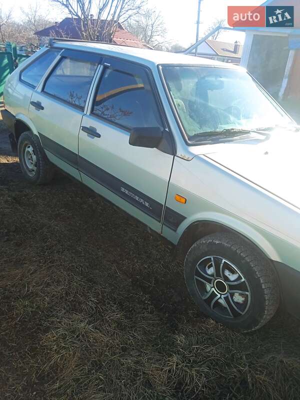 Хэтчбек ВАЗ / Lada 2109 2003 в Каменец-Подольском
