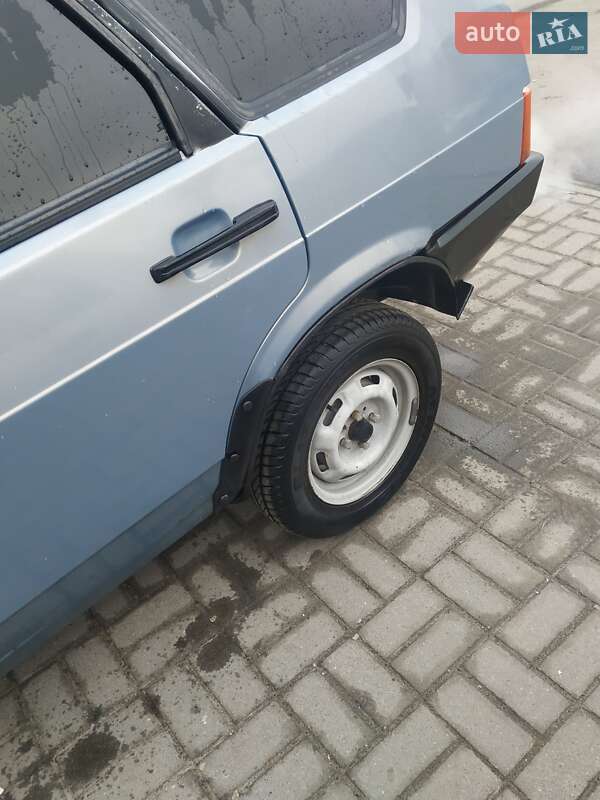 Хэтчбек ВАЗ / Lada 2109 2002 в Львове