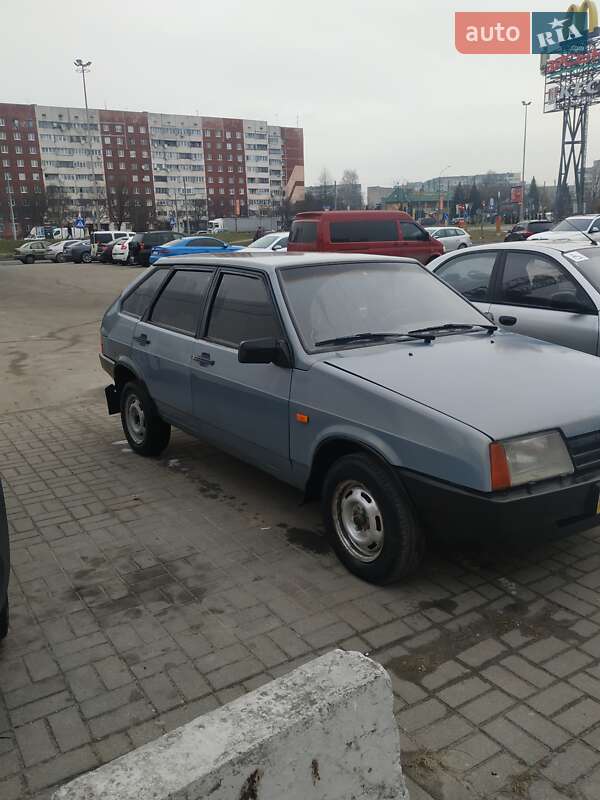 Хэтчбек ВАЗ / Lada 2109 2002 в Львове