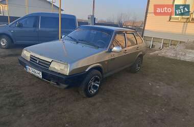 Хэтчбек ВАЗ / Lada 2109 1999 в Врадиевке