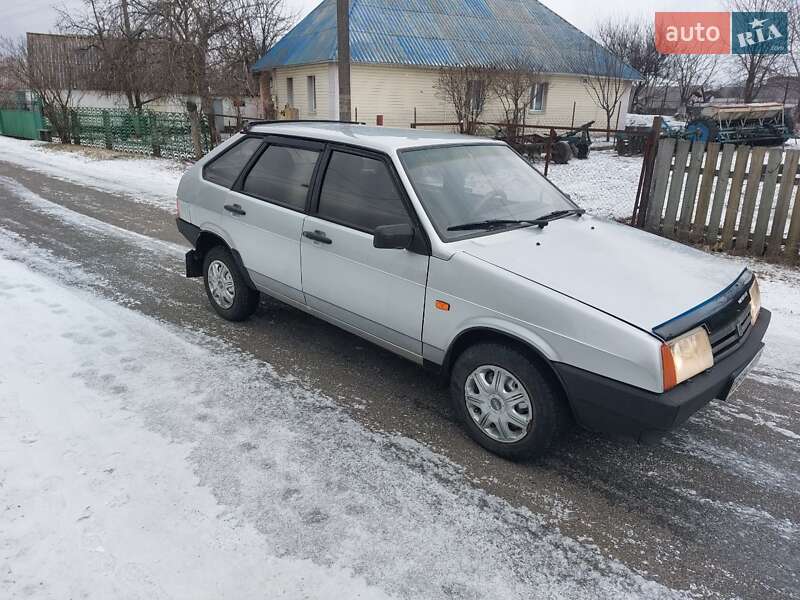 Хэтчбек ВАЗ / Lada 2109 2001 в Белой Церкви