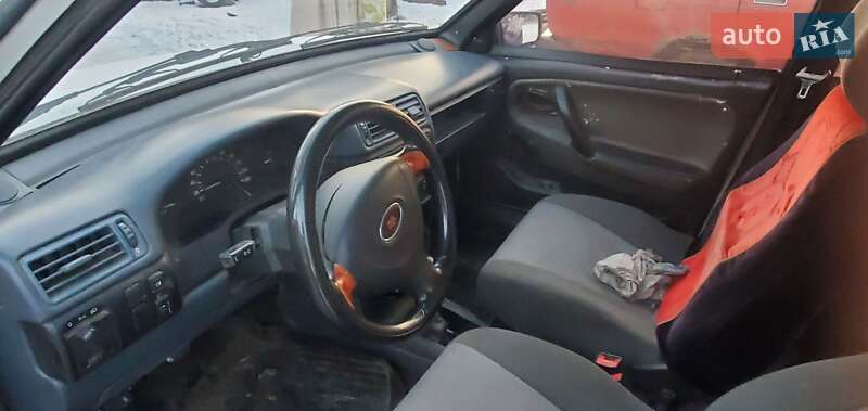 Хэтчбек ВАЗ / Lada 2109 1993 в Онуфриевке