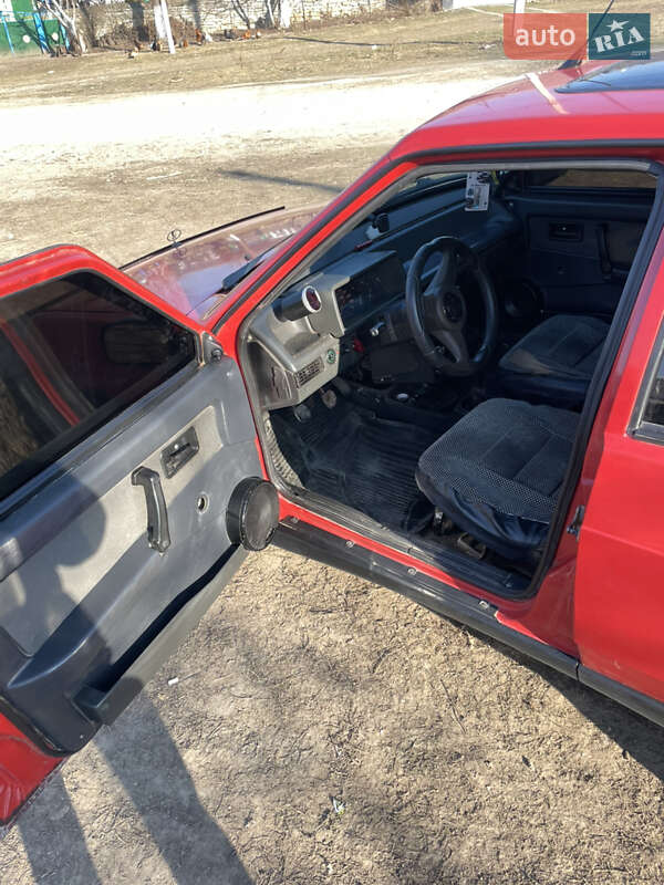 Хэтчбек ВАЗ / Lada 2109 1992 в Каменец-Подольском