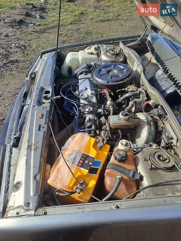 Хэтчбек ВАЗ / Lada 2109 2000 в Черновцах